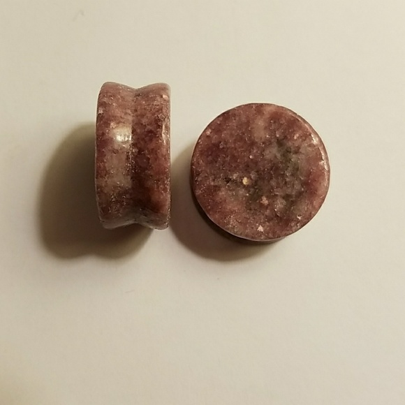 3/4" (19mm) plugs and tunnels - Picture 3 of 4